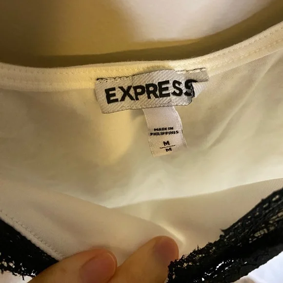 Express ivory and lace top - Picture 3 of 4